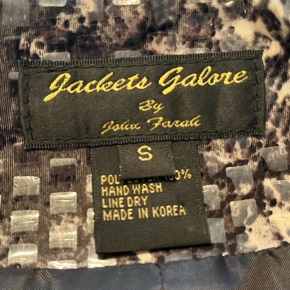 Jackets Galore By John Farah Snake Print Zip Jacket Size Small Women EUC - Picture 9 of 10